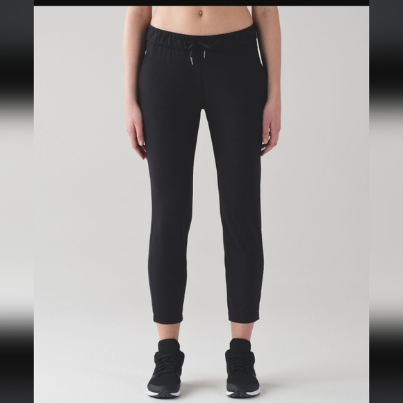 Lululemon On The Fly Pant *28" Black (First Release) - Picture 1 of 5